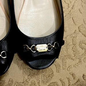 Authentic, black gucci flat shoes new heel